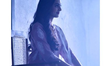 काशिका कपूर ने अपनी डेब्यू फिल्म "आयुष्मती गीता मैट्रिक पास" का किया अपना लुक रिवील